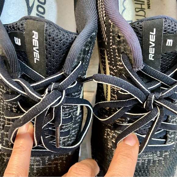 Brooks Running Shoes Revel 3 Black BioMoGo DNA Lace-up Woman like New - Picture 5 of 11